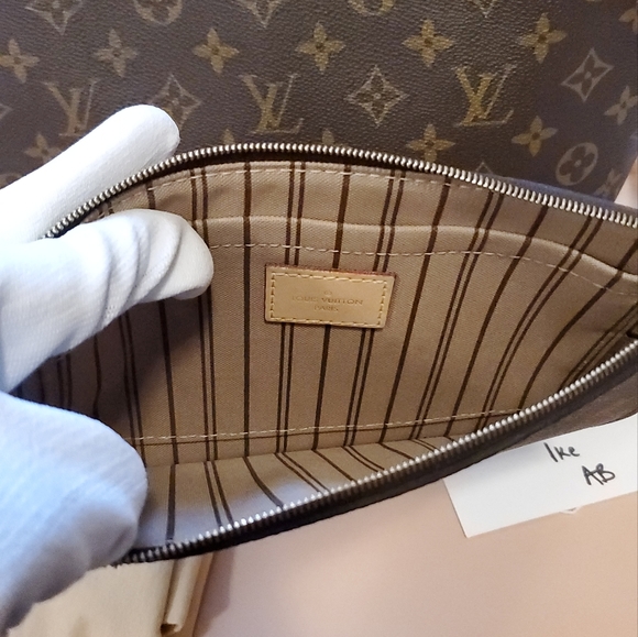 Louis Vuitton Neverfull MM with pouch in Beige Interior. - Picture 8 of 17